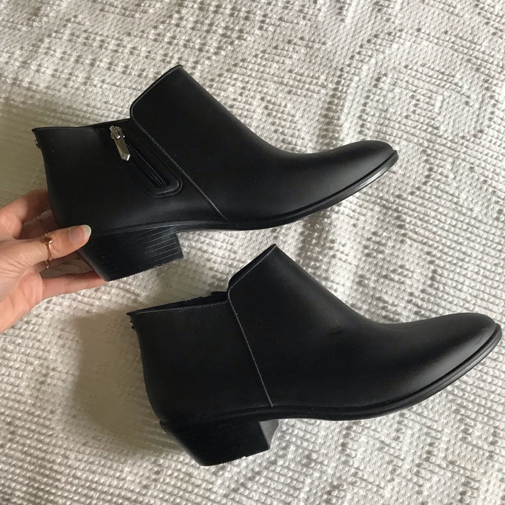 Sam Edelman Black Leather Ankle Booties